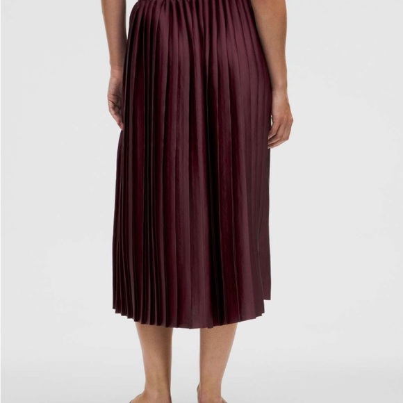 Lululemon Satin Pleated Midi Skirt in Garnet - Picture 6 of 8